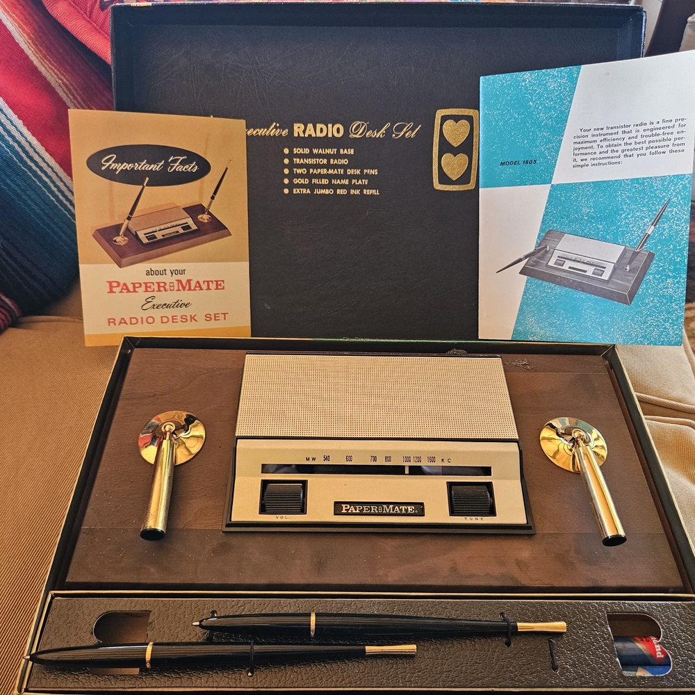 Papermate Radio Desk Set - Black and Gold Set With Gold Name Plate.